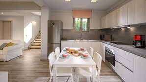 Tủ lạnh, lò vi sóng, lò nướng, bếp nấu 