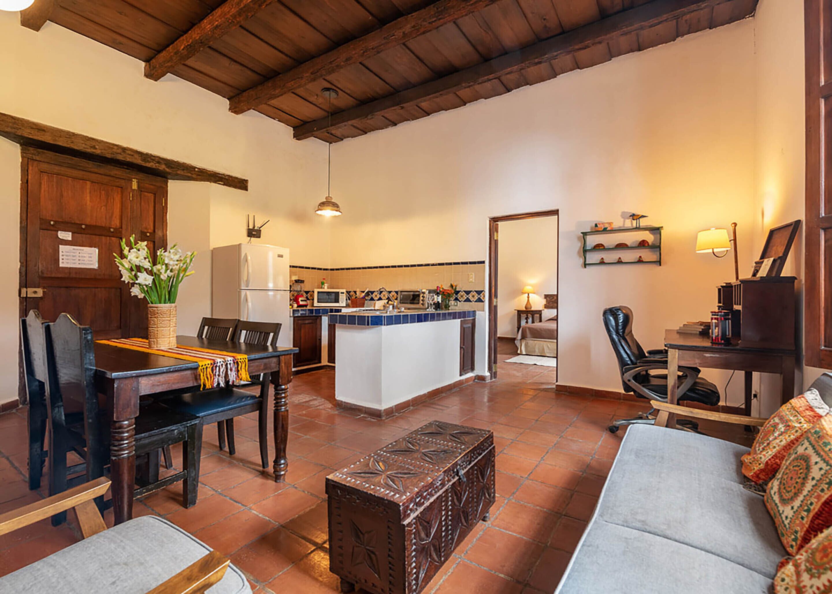 Classic Apartment | Living area | 32-inch flat-screen TV with cable channels, TV