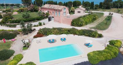 Rent exclusive Villa Nontiscordar with pool in Marche