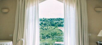 Rent exclusive Villa Nontiscordar with pool in Marche