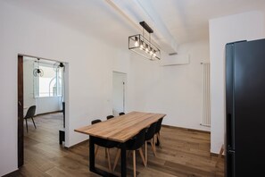 Dining - Alloro Apartment - Three Bedroom Apartment, Sleeps 6 (Firenze)