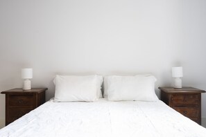 4 habitaciones, tabla de planchar con plancha y wifi gratis