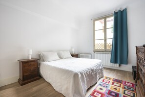 4 camere, ferro/asse da stiro, Wi-Fi gratuito, lenzuola