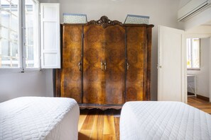 3 quartos, ferros/tábuas de passar roupa, Wi-Fi de cortesia