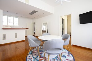 Dining - Sprone Apartment - Two Bedroom Apartment, Sleeps 3 (Firenze)