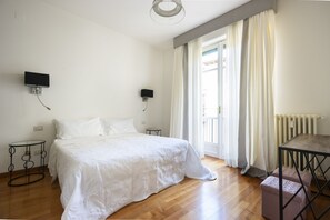 2 bedrooms, iron/ironing board, free WiFi, bed sheets - Sprone Apartment - Two Bedroom Apartment, Sleeps 3 (Firenze)