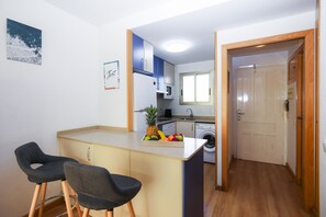 Kühlschrank, Mikrowelle, Geschirrspüler