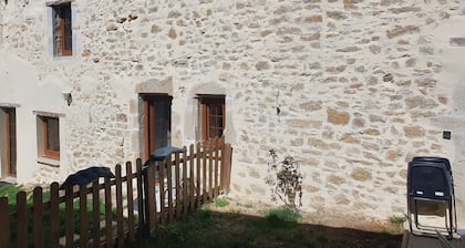 Fully-equipped accommodation in a quiet village near Ambérieu-en-Bugey