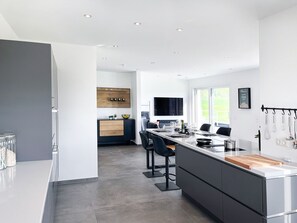 Dining - The View Suite with a view of the valley and only 5 minutes from the Nürburgring. (Brücktal)