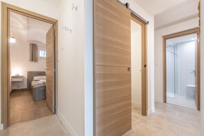 Shower, hair dryer, towels - A Quiet Place with Garden in the heart of Cannes (Cannes)