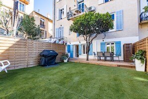 Outdoor dining - A Quiet Place with Garden in the heart of Cannes (Cannes)