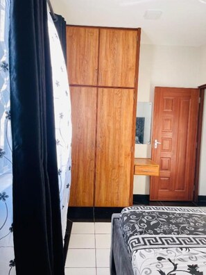 1 Schlafzimmer, Bügeleisen/Bügelbrett, kostenloses WLAN, Bettwäsche