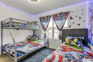 5 bedrooms, desk, iron/ironing board, travel cot