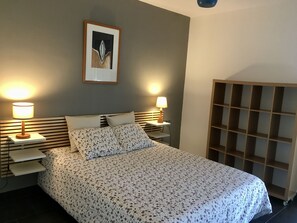 3 slaapkamers, een bureau, gratis wifi, beddengoed