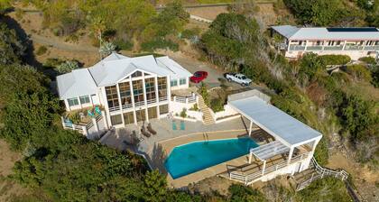 Sapala All - Exclusive Oceanfront Rustic Villa with Private Pool