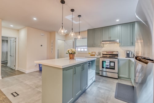 Modern Family Journey Niagara Gateway- All Ensuite BR • 7 beds