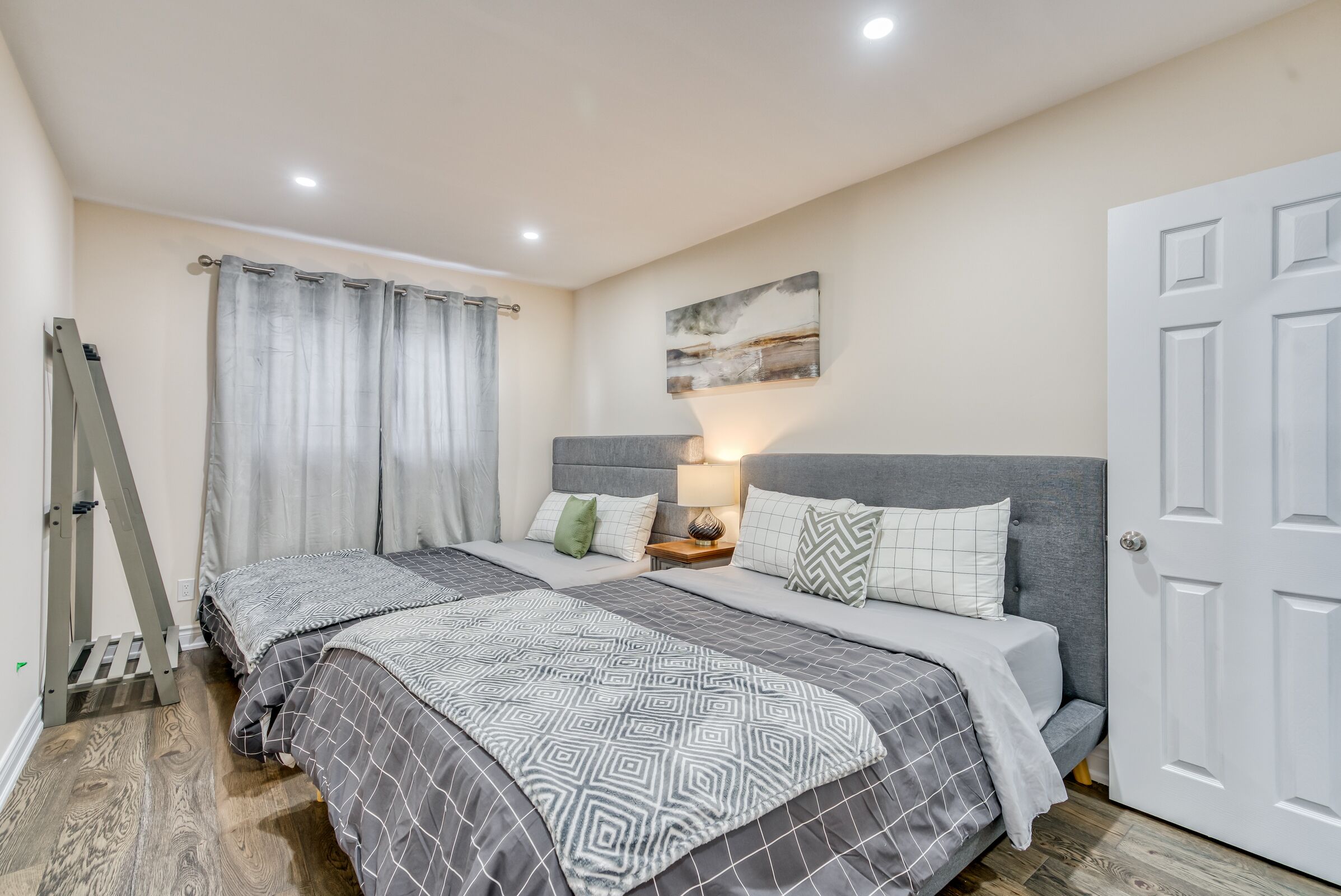 4 soverom, wi-fi (inkludert) og sengetøy