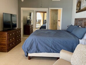 2 bedrooms, in-room safe, desk, iron/ironing board
