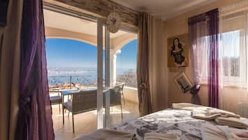 5 bedrooms, iron/ironing board, WiFi