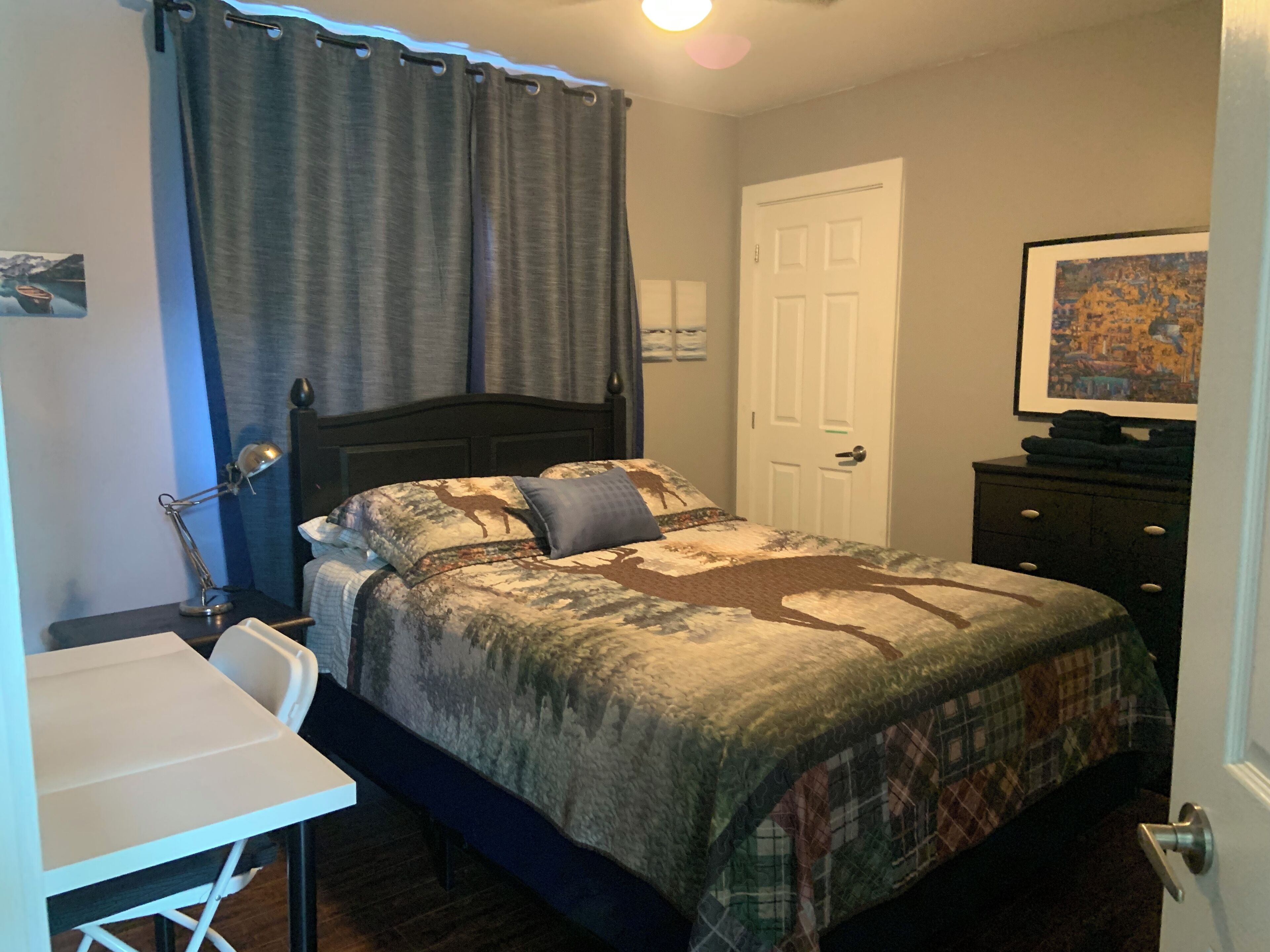 3 bedrooms, desk, iron/ironing board, free WiFi