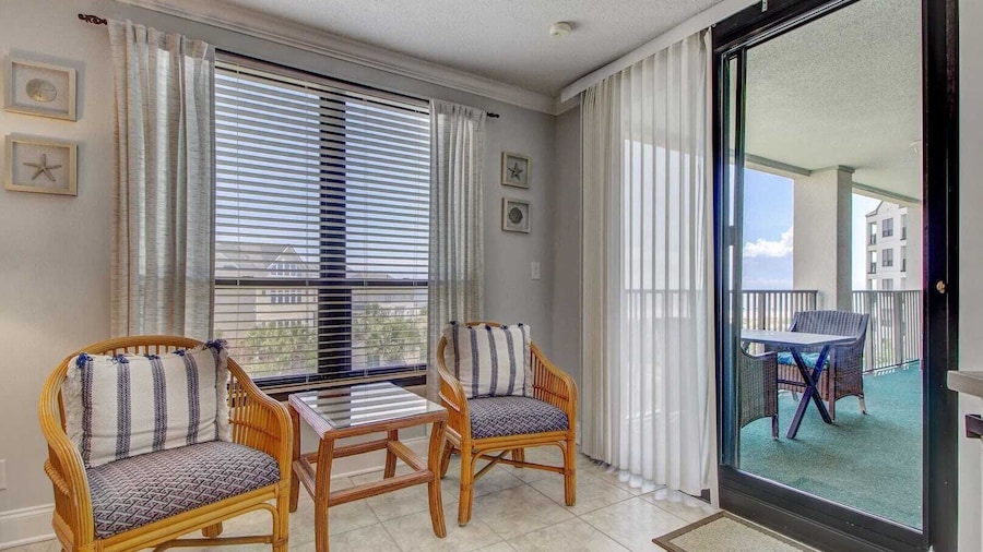 308 Summerhouse by Avantstay Oceanview Condo w/ Community Pool Access