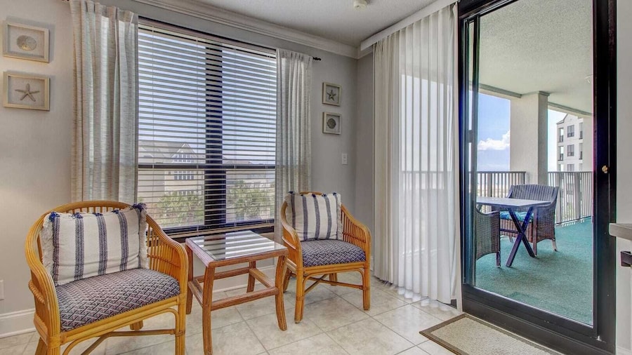 308 Summerhouse by Avantstay Oceanview Condo w/ Community Pool Access