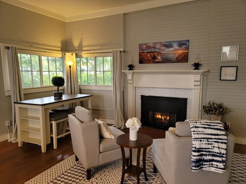 Monthly Rental - Great for extended stays
Close to Downtown & Attractions
