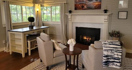 Monthly Rental - Great for extended stays
Close to Downtown & Attractions