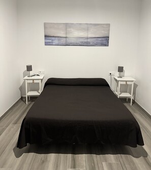 3 slaapkamers, een strijkplank/strijkijzer, reisbedje, wifi