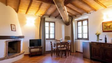 Suíte executiva, vista para a colina | 2 quartos, roupas de cama premium, Wi-Fi de cortesia, roupa de cama