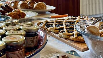Breakfast buffet