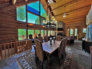 Dining - Beautiful Log Cabin 3 Miles to Purgatory Ski Resort with Private Hot Tub (Durango)
