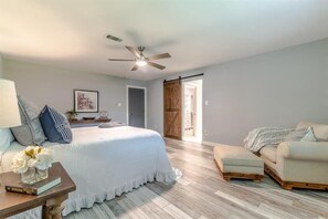 3 室のベッドルーム、WiFi、ベッドシーツ