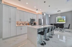 Fridge, stovetop, dishwasher, toaster