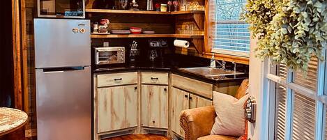 Fridge, microwave, coffee/tea maker, toaster