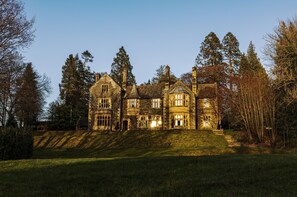 Exterior - Fallbarrow Hall - Large House with garden, ideal for families (Bowness-on-Windermere)