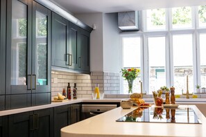 Fridge, dishwasher, highchair - Fallbarrow Hall - Large House with garden, ideal for families (Bowness-on-Windermere)