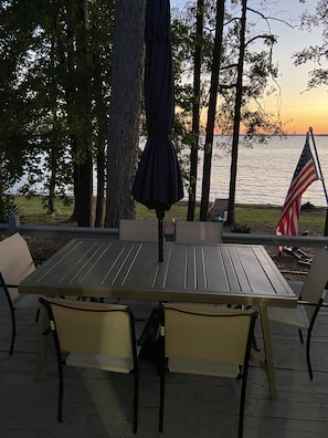 Outdoor dining - Amazing big waterfront view of Sam Rayburn Lake (Broaddus)
