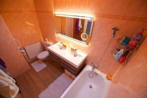 Shower, towels, soap, shampoo