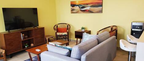 Smart TV, computer monitors