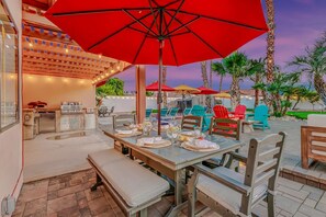 Outdoor dining - Happy Hour/Waterslide/Game Room (Bermuda Dunes)
