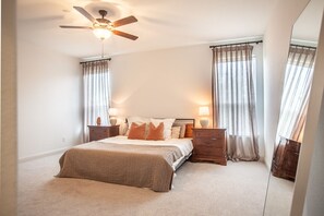 3 chambres, bureau, lit de bébé portatif, accès au Wi-Fi (inclus)