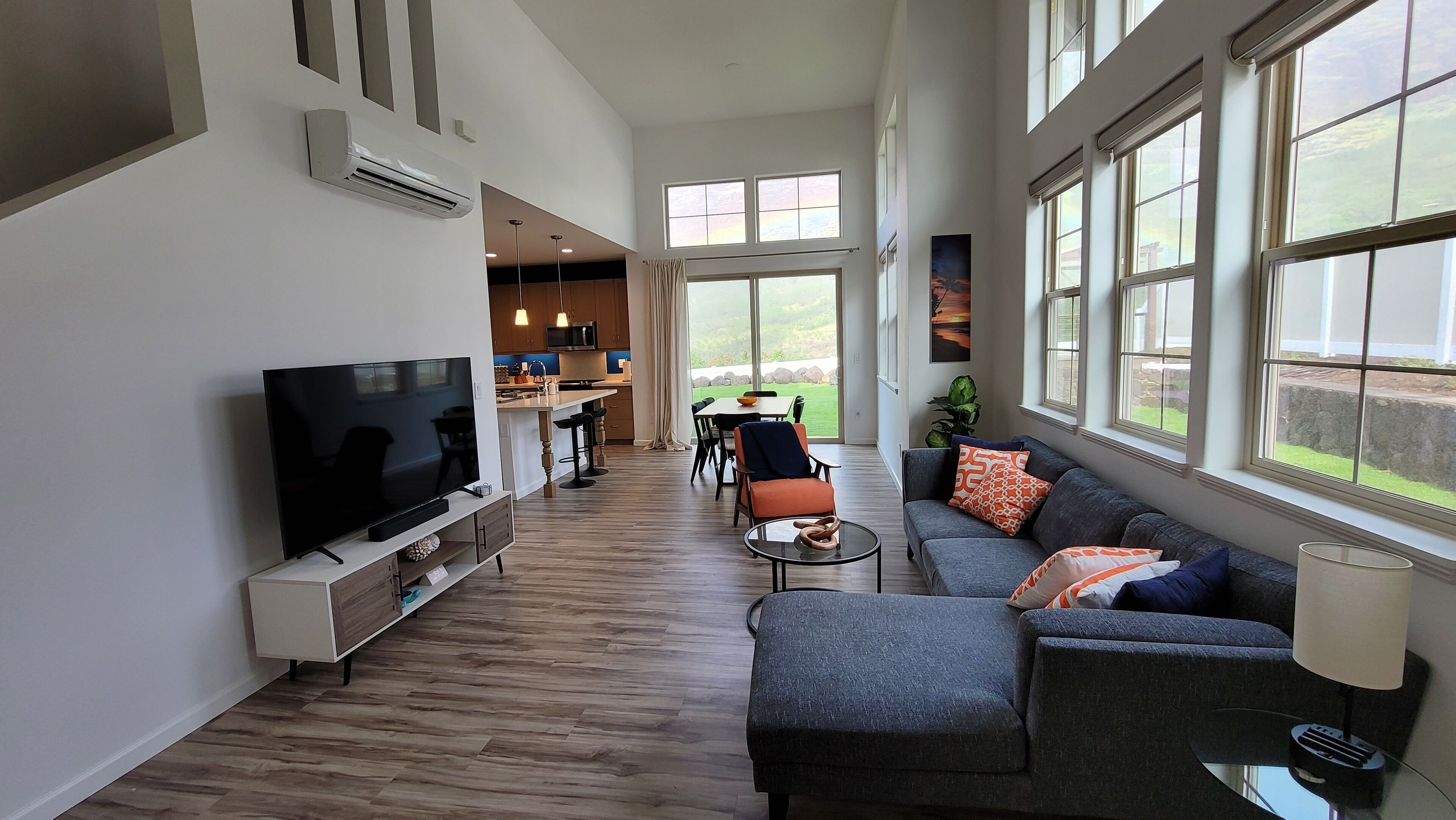 Smart TV, computer monitors