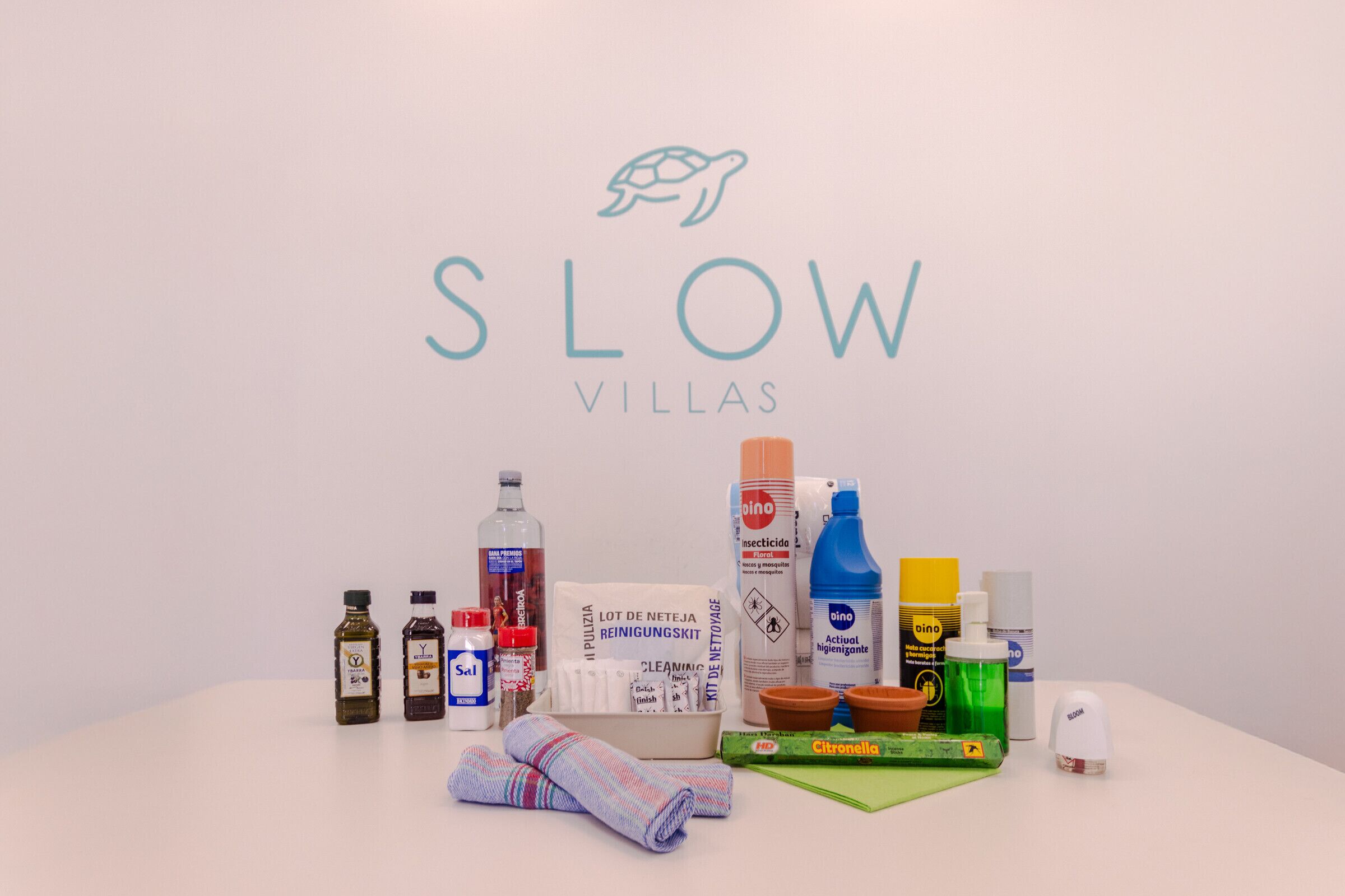 Bañera, secador de pelo y toallas