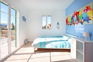 4 chambres, accès au Wi-Fi (inclus), literie fournie