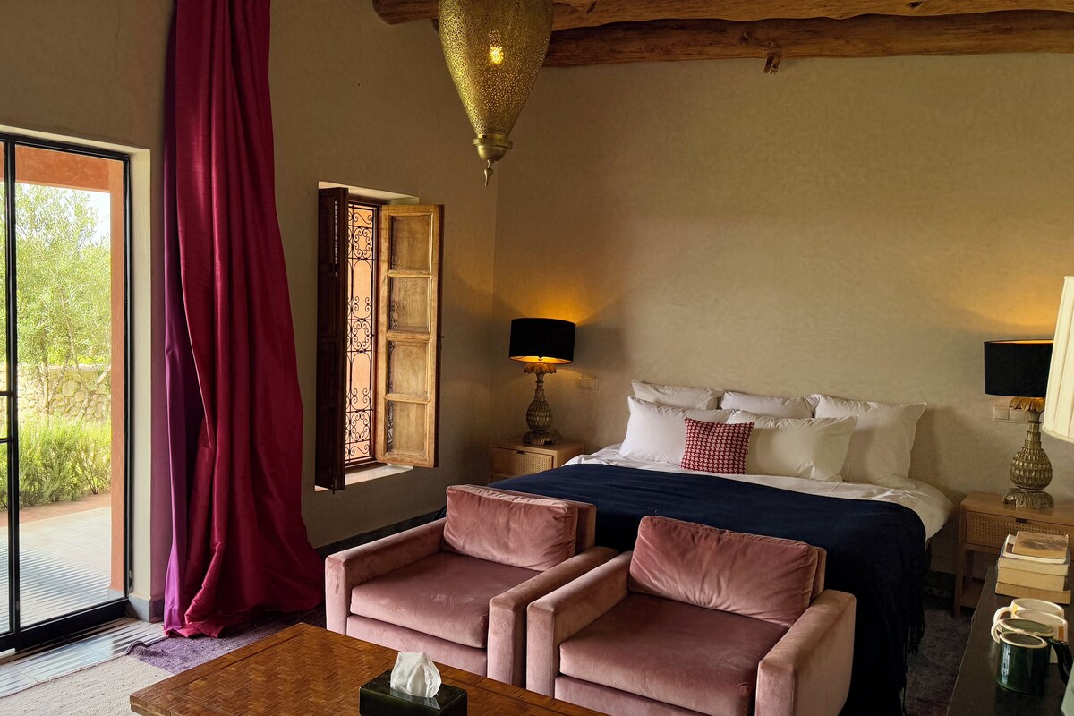 Double Room, Garden View, larger room