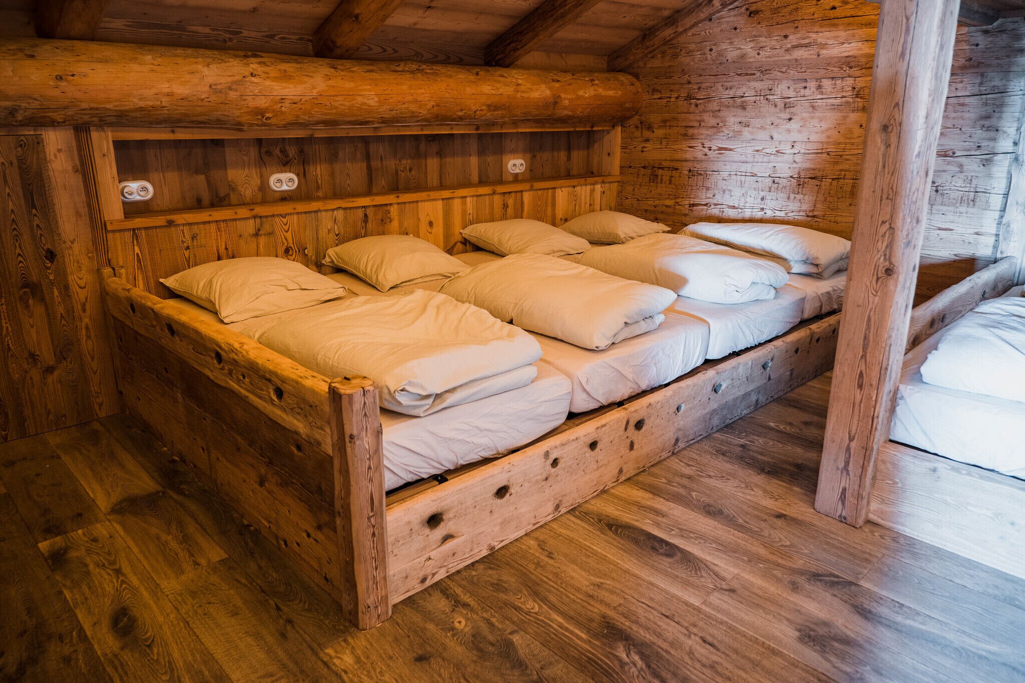 6 chambres, fer et planche à repasser, Wi-Fi gratuit, draps fournis