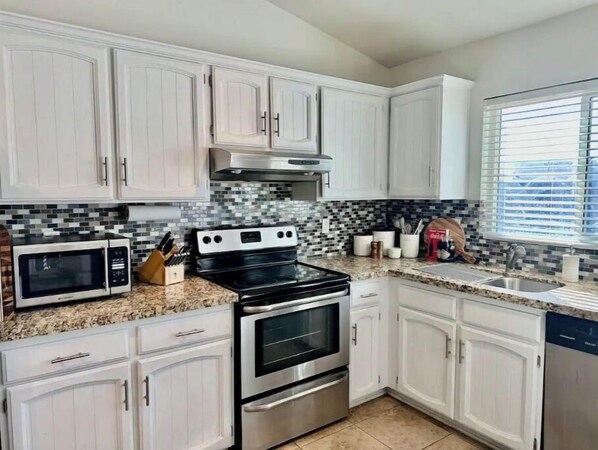 Cookware/dishes/utensils, spices, dining tables