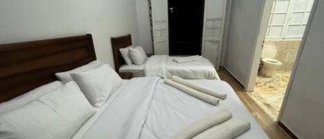 1 soverom, skrivebord, strykejern/-brett og wi-fi