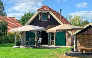 Outdoor dining - Awesome home in IJhorst with kitchen (IJhorst)